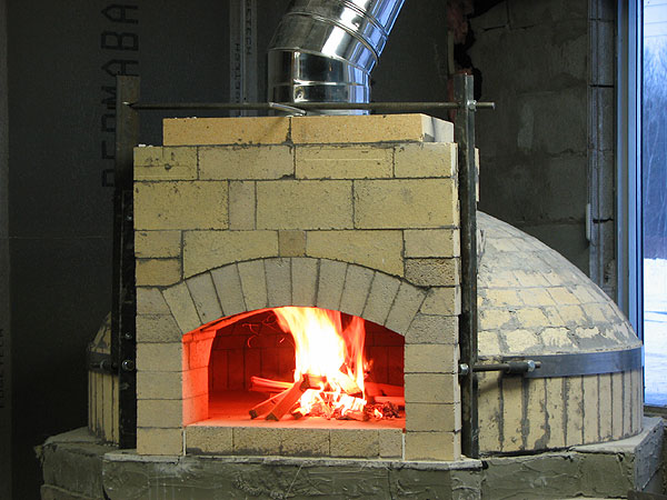 The Brick Bake Oven Page, Fireplace With Pizza Oven Above Indoor